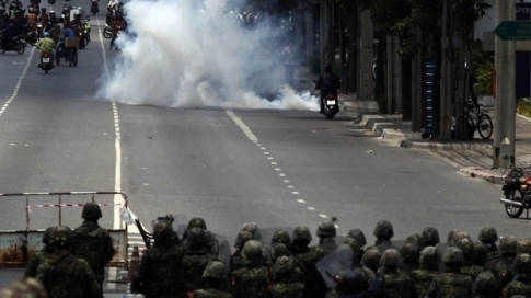 La Thailande:rouges VS jaunes 929067