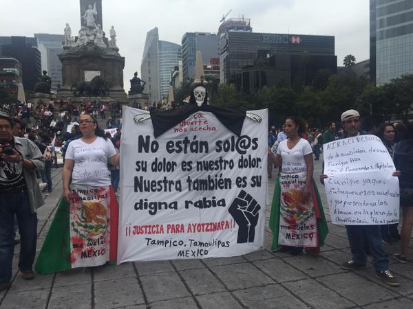 Ayotzinapa: El Día de la Indignación (Fotos y vídeos) 26Angel