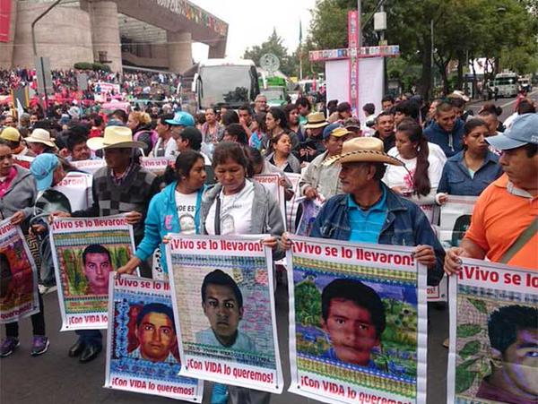 Ayotzinapa: El Día de la Indignación (Fotos y vídeos) 26Auditorio