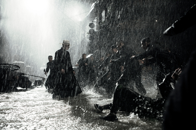 Aventura: Darkness, post mortem - Página 33 The_grandmaster_tony_leung_rain_fight