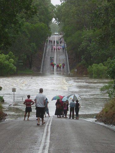 فيضانات استراليا صور  298516-floods-2812