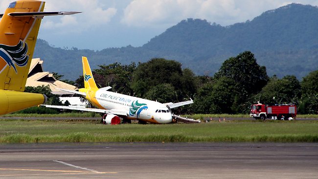 [Internacional] Avião com 165 pessoas a bordo se acidenta durante a aterrissagem nas Filipinas  995929-cebu-pacific