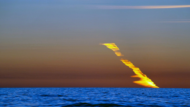 Un australien photographie la chute d'une météorite ? 759850-fire-in-the-sky