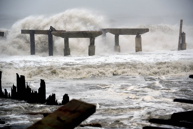 إعصار ساندي متابعة بالصور والفيديوهات : تغطية مستمرة تابعونا 393970-hurricane-sandy