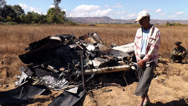 [Internacional] Avião faz pouso não programado e deixa dois mortos em Mianmar  395602-burma-plane-crash