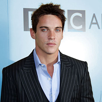 Devine ce qu'il/elle dit .. Jonathan-Rhys-Meyers-AP-5759078