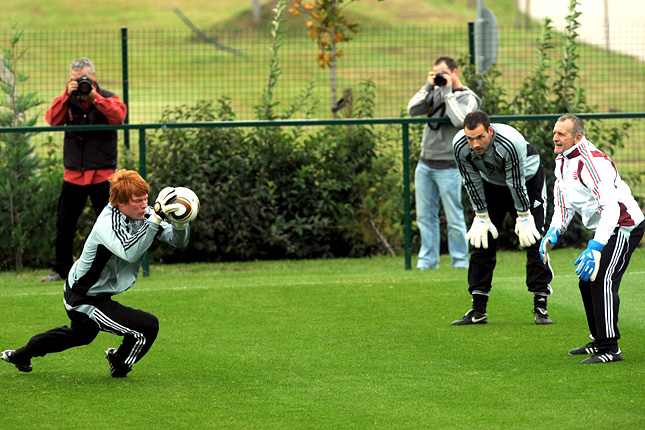 Hajrá Vasas örökké !!! - Page 31 20120116-andrusch-jozsef-kapusedzo-j-magyaraz