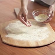 Using a Pizza Peel Img52
