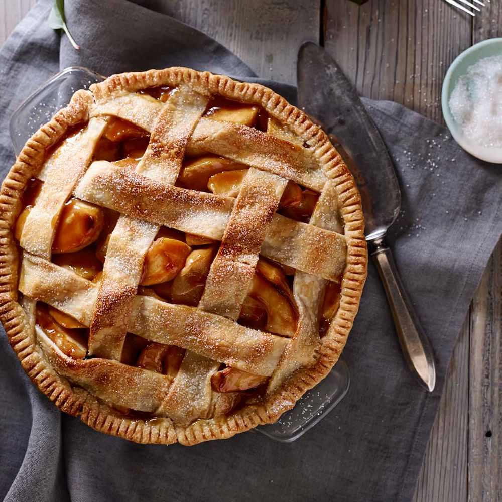 Salted Caramel Apple Pie with Lattice Crust Img46l