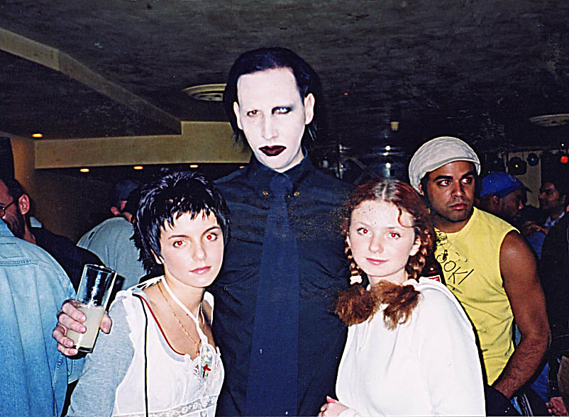 المغني  Marilyn Manson من عبدة الشيطان!! Tatu_and_Marilyn_Manson