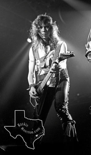 Vinnie Vincent - Page 26 011746_01574_bn_12af7uk6tg1706