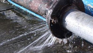 كشف تسربات المياه في الرياض0557830001 Water-leak1-300x171