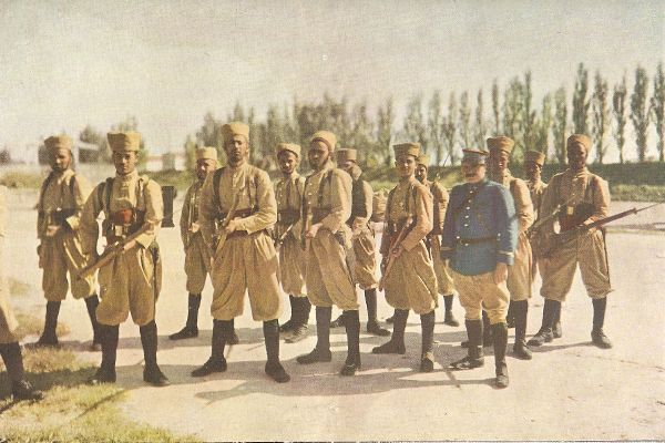 L'ouest en flammes Tirailleurs-marocains-1