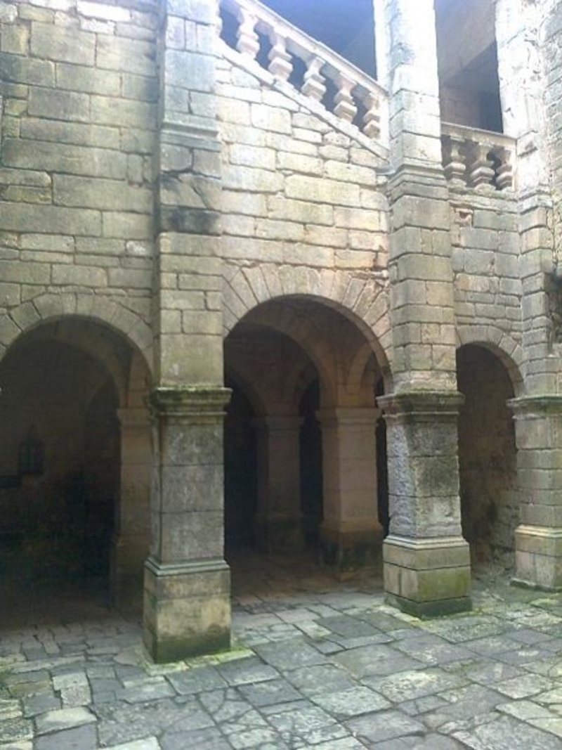 Châteaux - château des Milandes + autres.... COUR-INTERIEURE