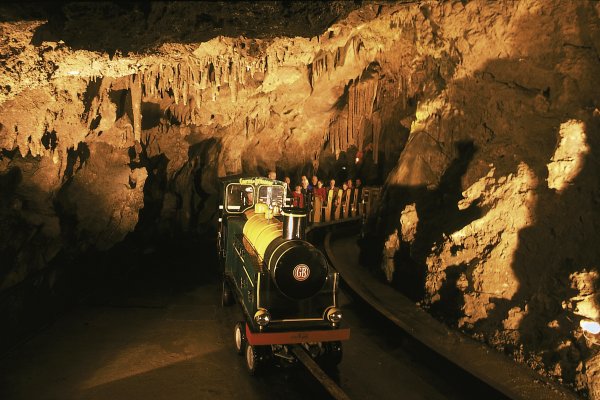 LIEUX INSOLITES,ORIGINAUX,MÉCONNUS en France(suite) VISITE-EN-PETIT-TRAIN