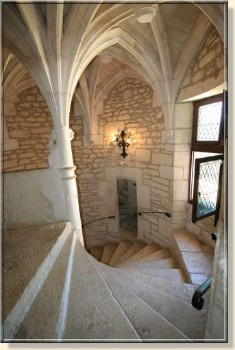 Châteaux - château des Milandes + autres.... Escalier