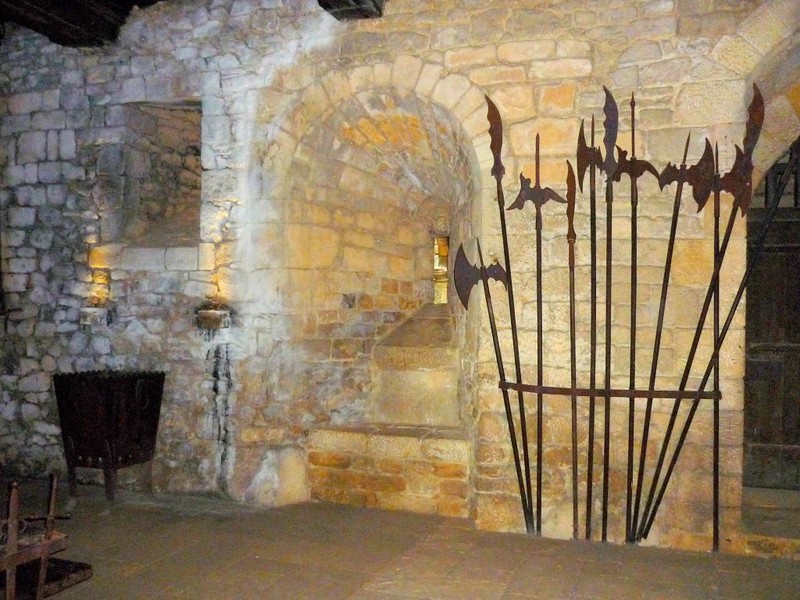 Châteaux - château des Milandes + autres.... Salle-armes