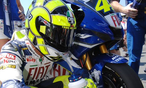 2006 motogp class Rossi_gothic_helmet_title