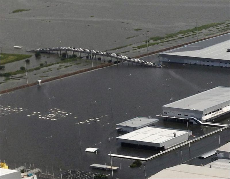 Usine Honda inondée en Thailande 024