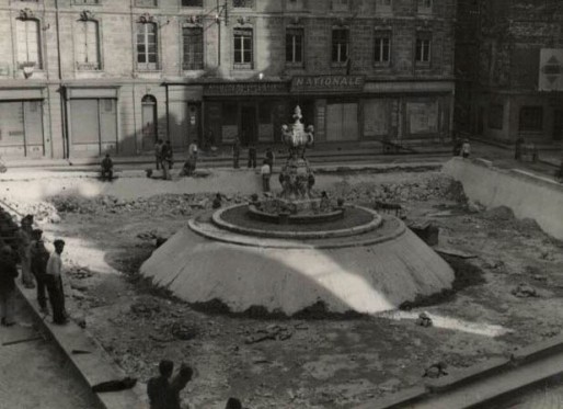 Les secrets enfouis du Bordeaux souterrain / Article RUE89 Bordeaux Citerne_place_du_parlement-514x373