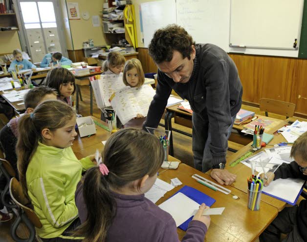 Etude de texte avec  toutes les questions possibles 5AP Seul-point-positif-cite-par-48-7-des-enseignants-pouvoir-travailler-avec-un-petit-groupe-d-eleves-photo-archives-philippe-trias