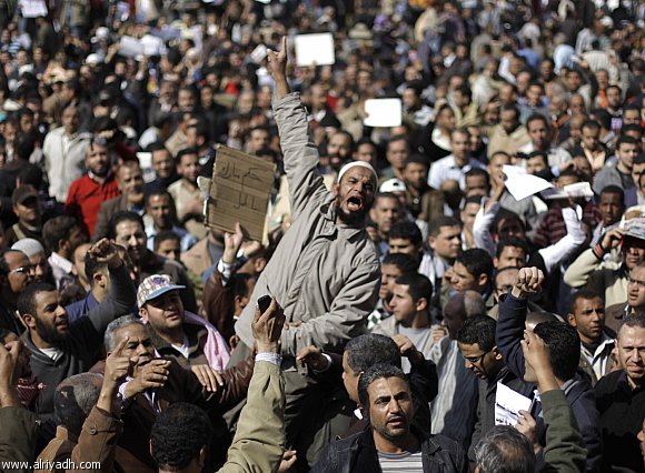 شاهد اجمل صور من ايام غضب الشعب المصري في ميدان التحرير  114887850126