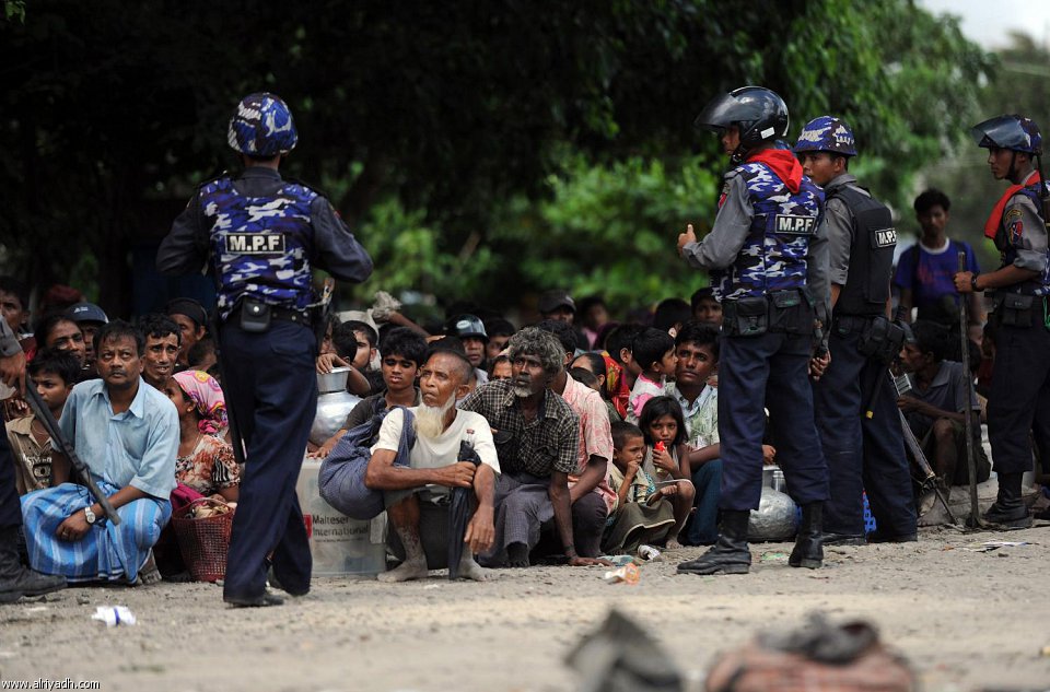صور من المأساة الدامية لمسلمي روهنجيا أراكان بورما(مينمار) 2012م + فيديو (ممنوع دخول اصحاب القلوب الضعيفة) 399072103736