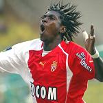 Ligue 1 Mag - Page 2 MONACO_ADEBAYOR_290904