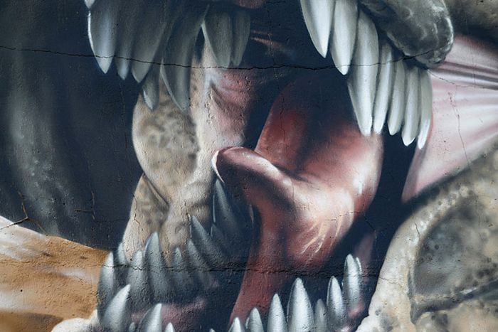 Fenomenal graffiti inspirado en Jurassic Park Jurassic_park_graffiti_21