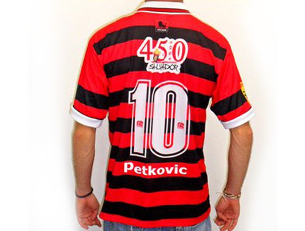 Vitória lança camisa retrô para homenagear o meia Petkovic Camisa-petkovic.jpg2