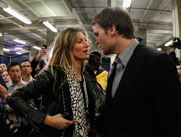 NFL Super Bowl 2012 - GIANTS CAMPEÃO [+ELI][+NEW ENGLAND VICES][+VASCO] - Página 16 Superbowl_tombrady_giselebundchen_get