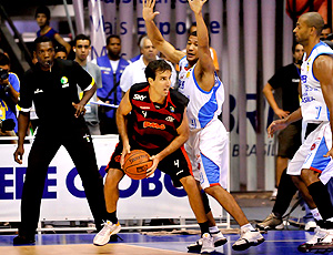 [NBB] Brasília faz o dever de casa e toma a liderança na série final do NBB Bas_marcelinhovaltinho_cadugomes_30