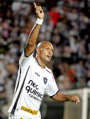 Botafogo vence pela eficiência Edno02_pho_30