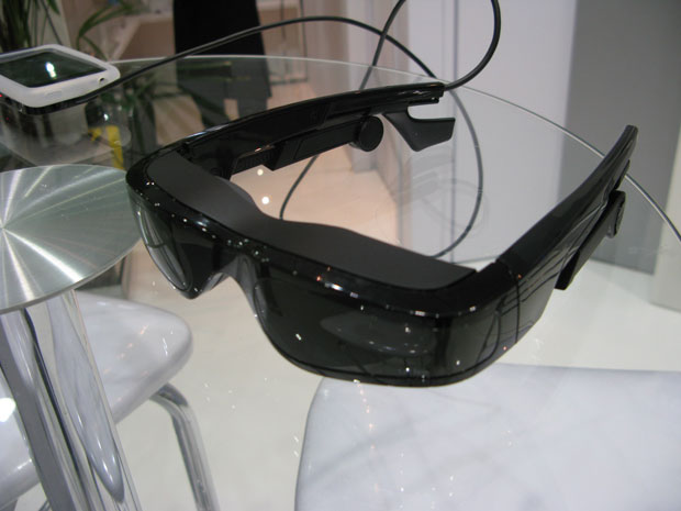 Óculos portáteis multimídia reproduzem filmes 3D 3d-017