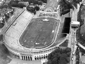 Estádio do Pacaembu completa 70 anos com jogos comemorativos Pacaembu-1968_300