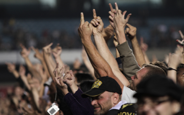 Fresno é vaiado em show da banda Bon Jovi Fresno_bonjovi