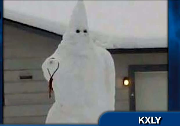 Imagens [Interessantes]  Americano cria polêmica ao fazer boneco de neve racista Untitled-20