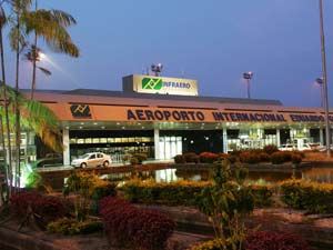 [Brasil] Passageiros ficam 'presos' no aeroporto de Manaus por quatro horas  Manaus