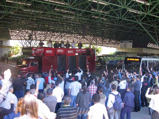 [Brasil] Aeroportuários suspendem paralisação em Viracopos Cumbica_008-620