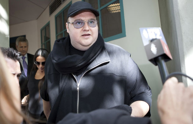 Provedor do Megaupload quer dinheiro para não apagar arquivos 01zfundadorrr_prontoo