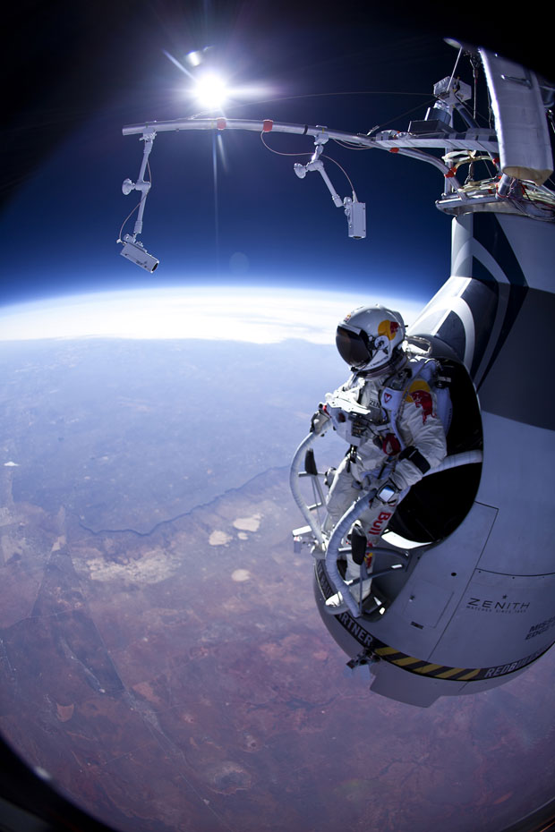 VSF News - O maior salto do mundo.... Supersonic-skydiver_fran