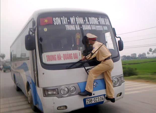 Você acha que já viu de tudo??? - Página 6 Vietnam-wild-ride-cop_fran-