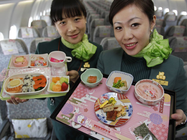 [Internacional] Avião decorado com desenhos da Hello Kitty faz viagens no Taiwan  Aviao2