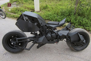 Fã do Batman cria réplica de moto do filme Vietnamese-batpod-replica-550x366