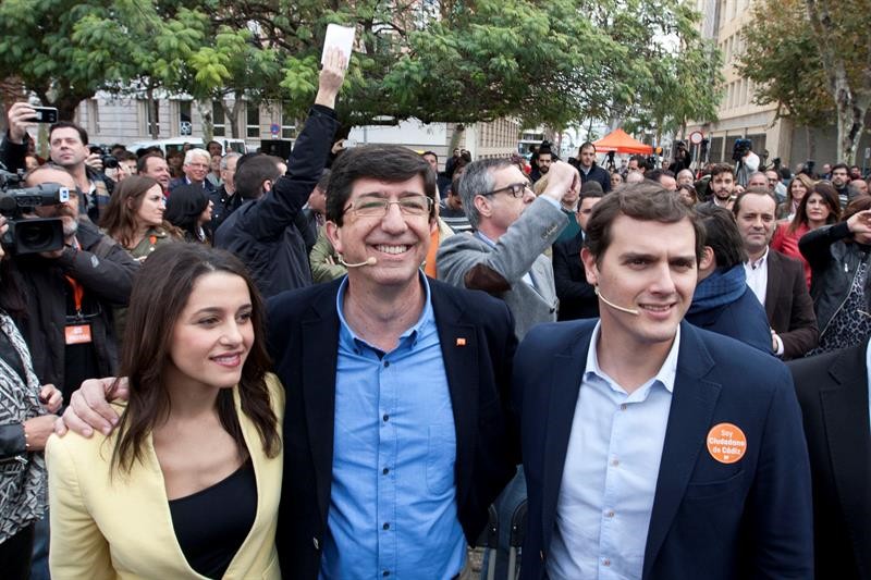 ¿Ciudadanos o VOX? he ahí el dilema - Página 37 Rivera-081215