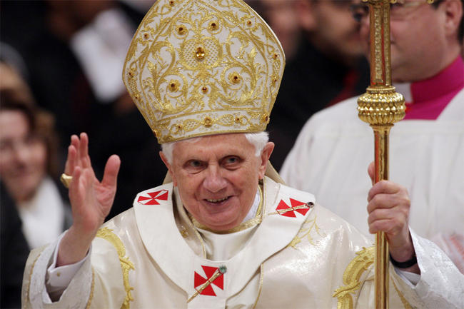 El Papa renuncia: "Ya no tengo fuerzas" [Peter Turkson será el proximo y ultimo Papa, y luego el Falso Profeta del Apocalipsis] Benedicto-xvi-grande