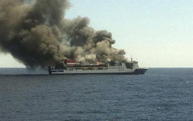 La pelicula de montesor. - Página 2 Ferry-incendio