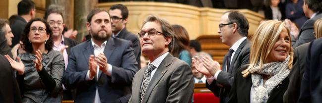 El Parlamento catalán aprueba llevar la consulta al Congreso con tres votos del PSC Mas-parlamento-160114port2