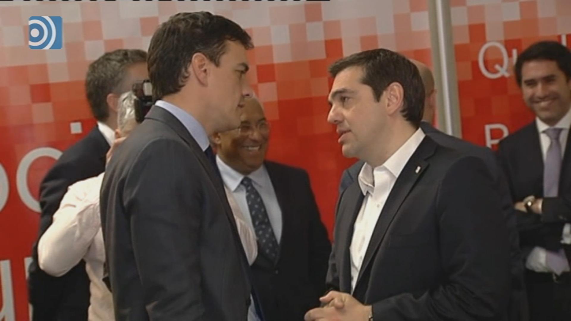 ¿Cuánto mide Alexis Tsipras? - Real height Pedro-sanchez-pide-a-tsipras-que-interceda-para-que-pablo-iglesias-facilite-su-investidura-6055592-1