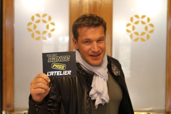 Toutes les infos  Benjamin-castaldi-tient-le-pass-que-les-danseurs-esperent-de-10623082dtlew_1879